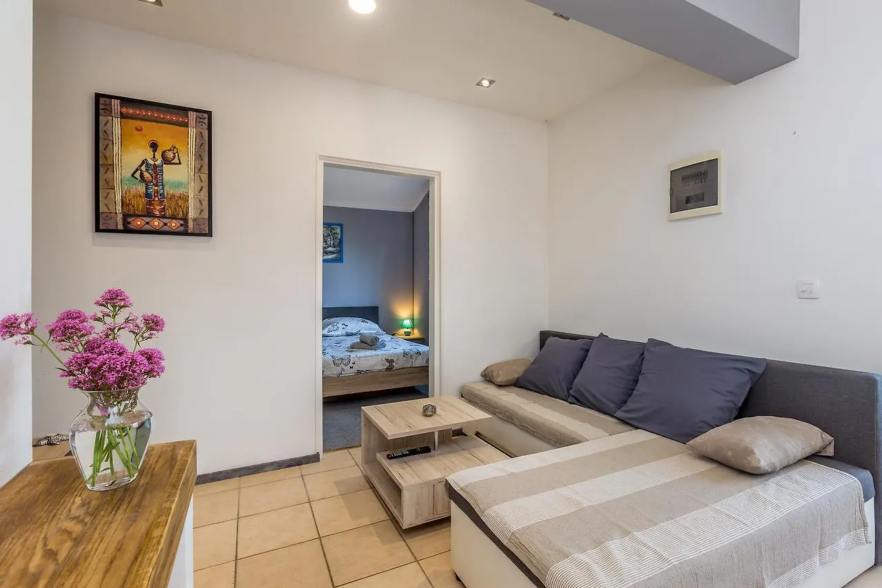 Apartment Brzac